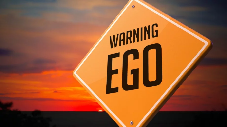 Тайната на успеха и борбата с егото в "Твоето его е врагът" на Райън Холидей