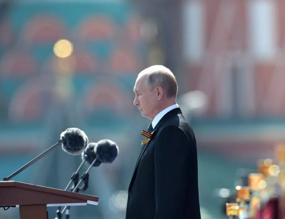 Владимир Путин ще може да стане пожизнен сенатор след президентския пост