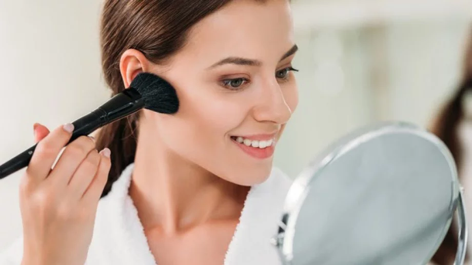 Бамбукова, бананова, оризова или минерална? Изберете перфектната пудра за лятото!