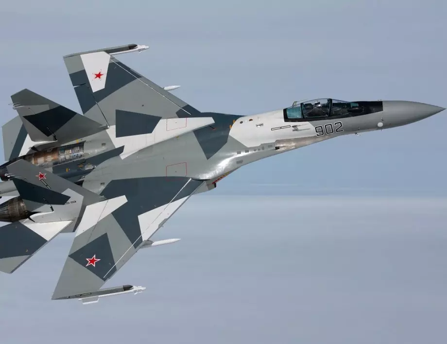 Какво още може обновеният изтребител Су-30? (ВИДЕО)