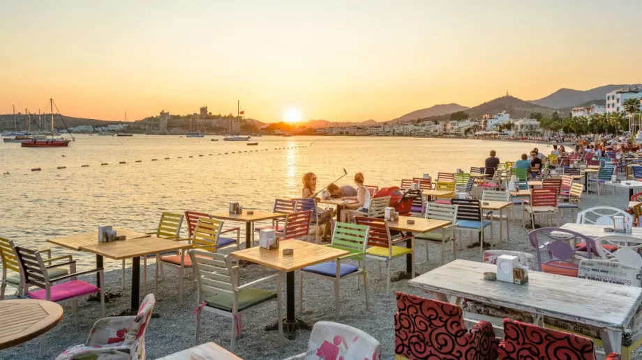 Шокиращо: Курорт иска по 48 евро за дюнер и 72 евро за влизане в морето