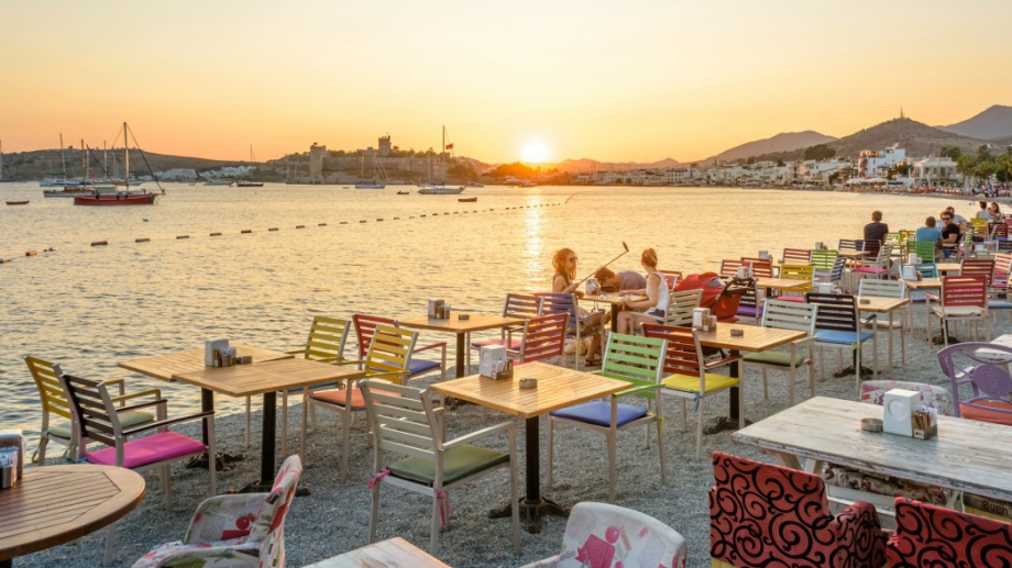 Турция се надява да започне официално туристическия сезон от 1