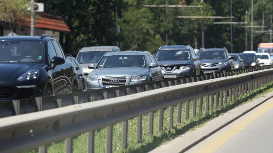 Над 800 000 българи са били на почивка, но основно в страната