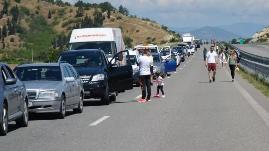 Безхаберие и откровена глупост: Как България изтърва заразата