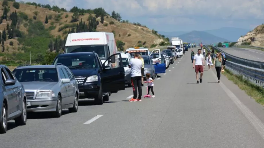 Гърция пуска само с отрицателен тест за коронавирус