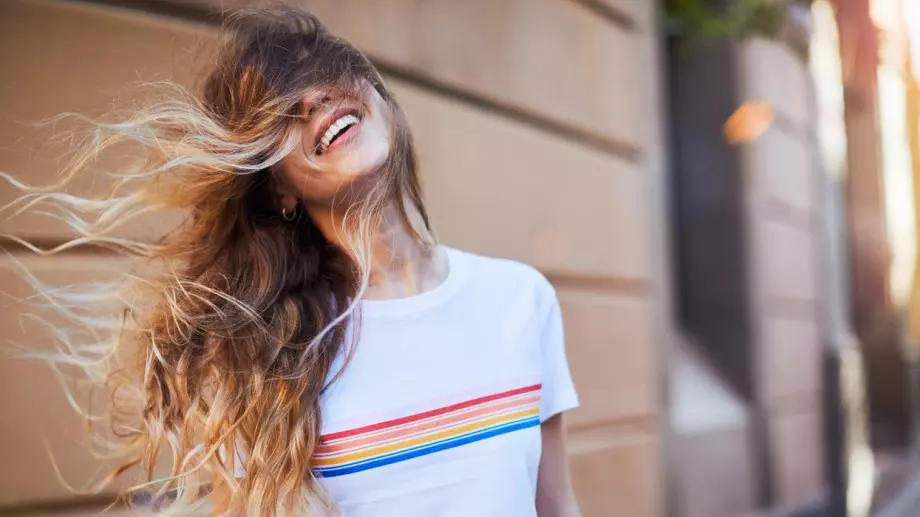 Бабини рецепти за нежно изсветляване на косата