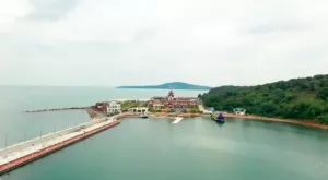 "Биволъ": Оградата, с която Доган спря плажуващите на "Росенец", е незаконна