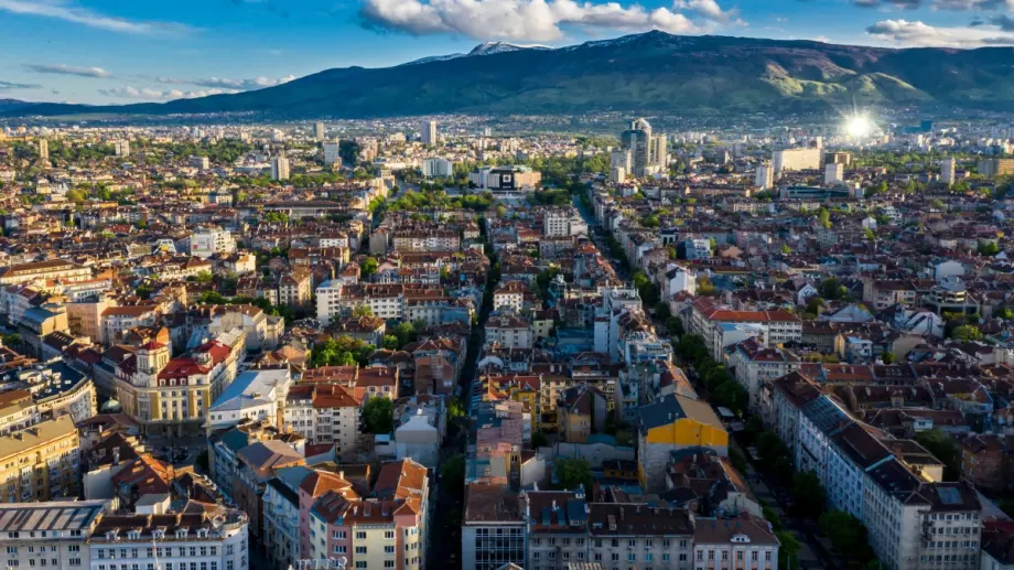 Имотите поевтиняват в два от най-желаните квартали на София