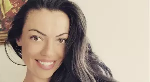 Горчиво: Славея Сиракова се сгоди (СНИМКИ)