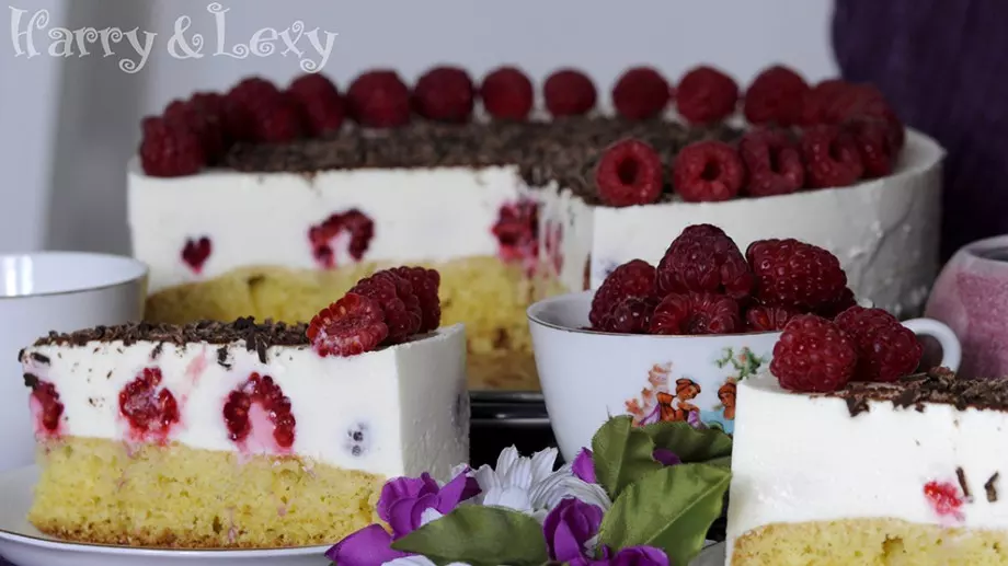 Лека торта с малини