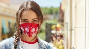Дерматолог: Маската трябва да се носи без грим