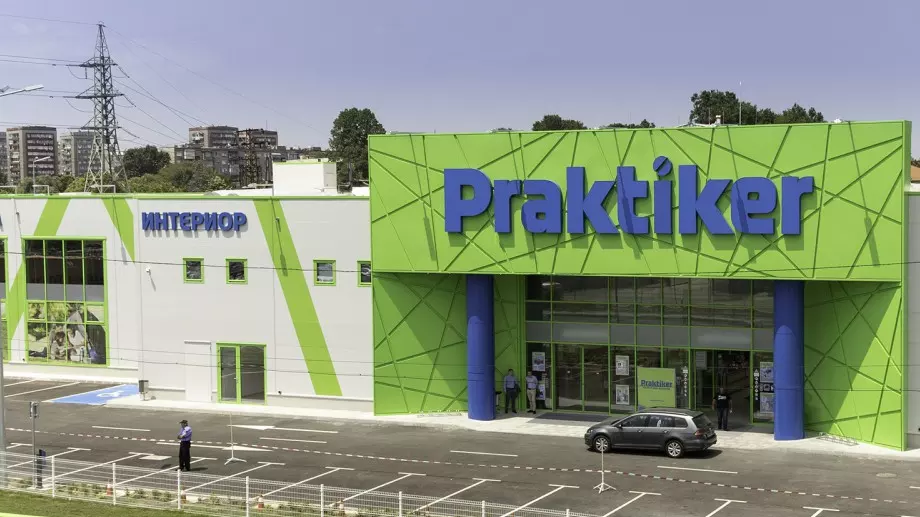 Разрешиха на големите нехранителни магазини да работят - ето при какви условия