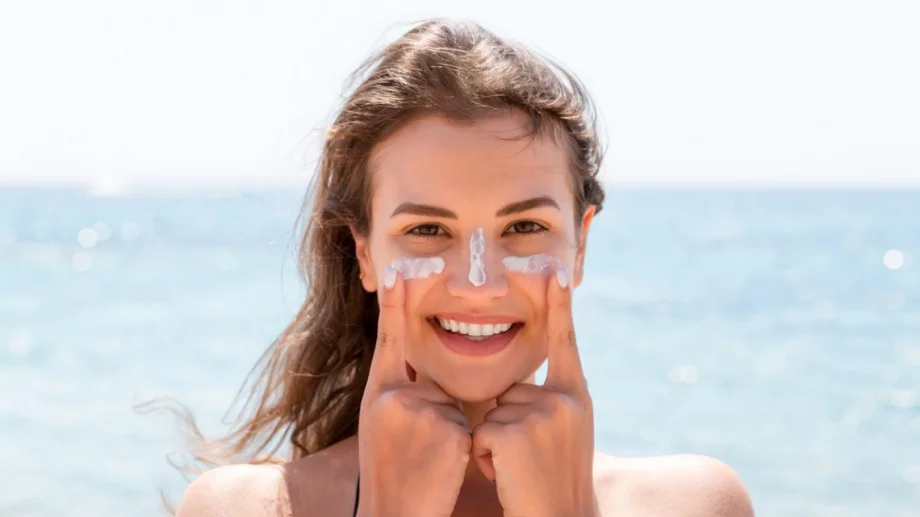 Грижа за кожата през горещите месеци 