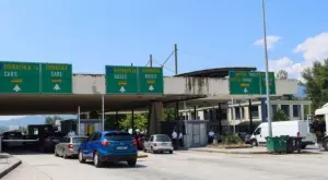 Гърция проверява всички вносни храни, включително от България