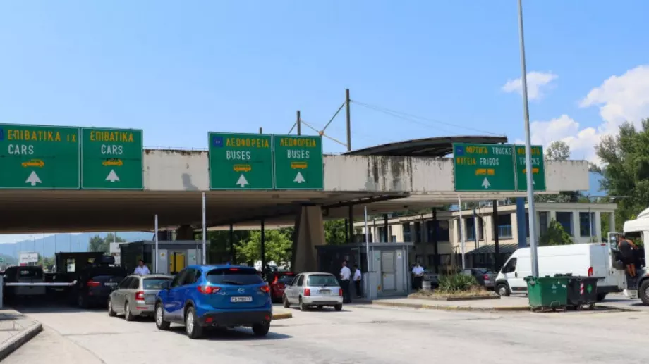 Гърция проверява всички вносни храни, включително от България