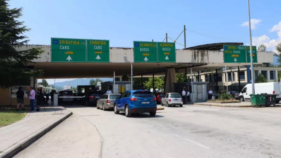 Глобиха с по 5000 евро българи с фалшиви тестове в Гърция