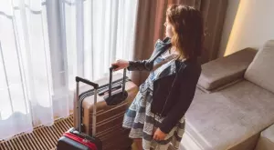 Един един тя ще си тръгне от теб, без да се сбогува