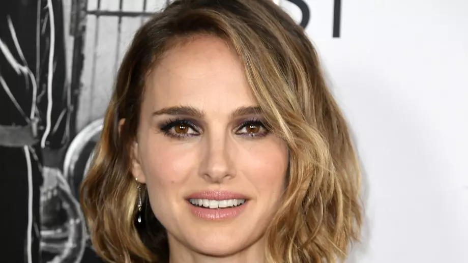 Натали Портман основа женски футболен отбор 