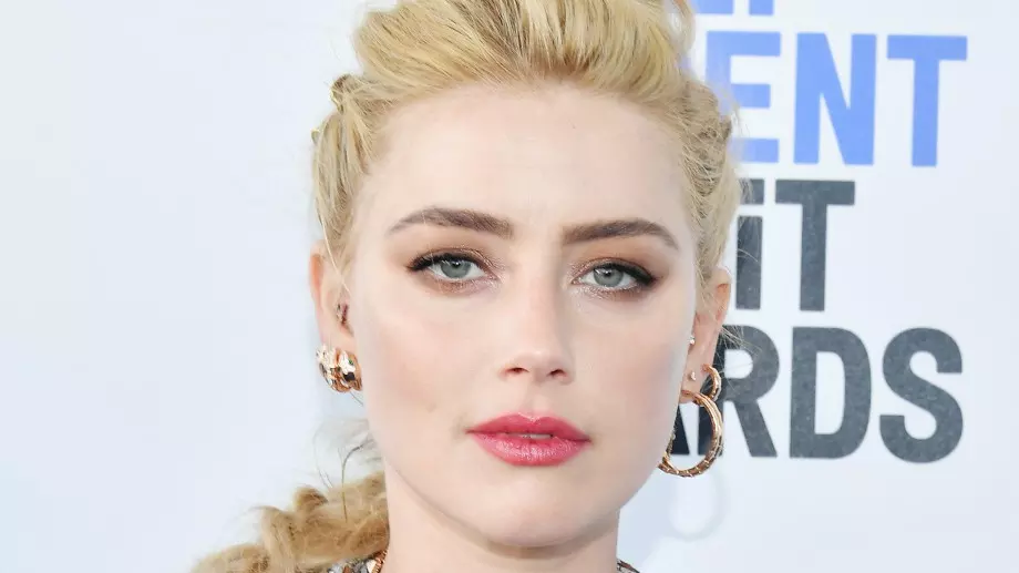 Амбър Хърд: Джони Деп ме замеряше с бутилки