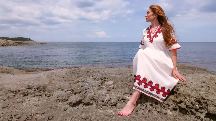 Фотограф на Формула 1 снима клипа на етно хаус хита "South Legend"