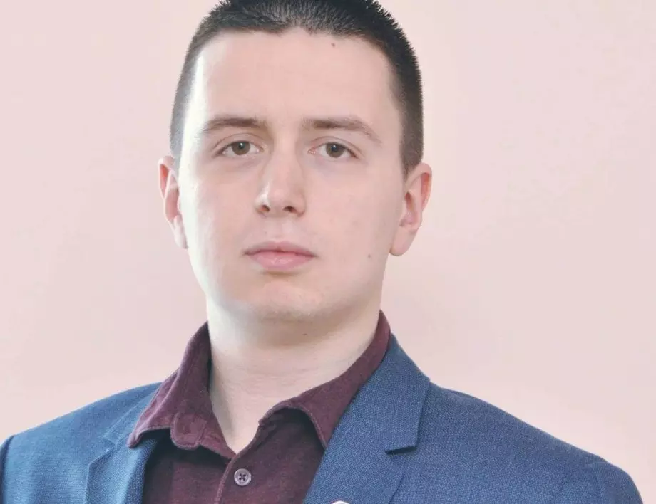 Икономист: Защо на някого му пука дали през 2021 дадена партия има хора с досиета в ДС? 