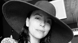 Ново предизвикателство: Жени постват черно-бели снимки в знак на подкрепа