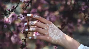 4 неща, които трябва да знаете за белите татуировки