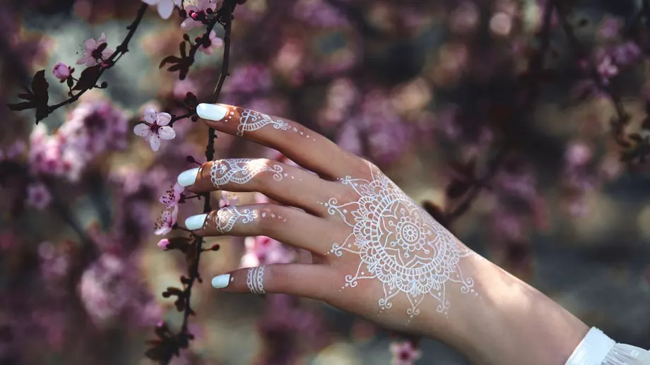 4 неща, които трябва да знаете за белите татуировки