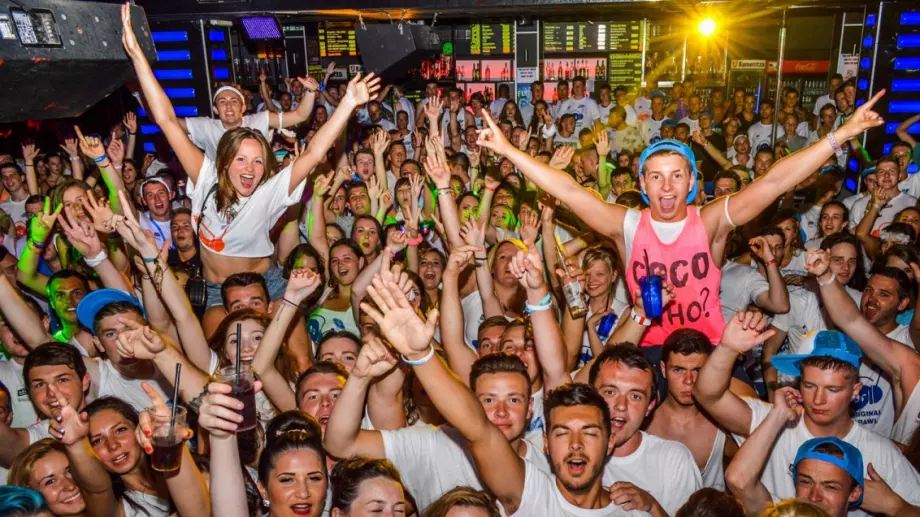 Ще дойде ли "големият купон" на чужденците по Черноморието?