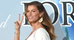 Жизел Бюндхен купонясва на карнавала в Рио (СНИМКИ)