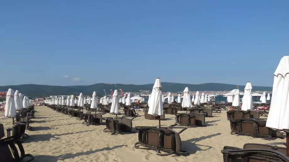 Къде са обещаните многобройни чужди туристи по Черноморието?