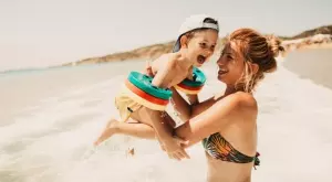 5 начина да оцелеете с дете на море, без да полудеете