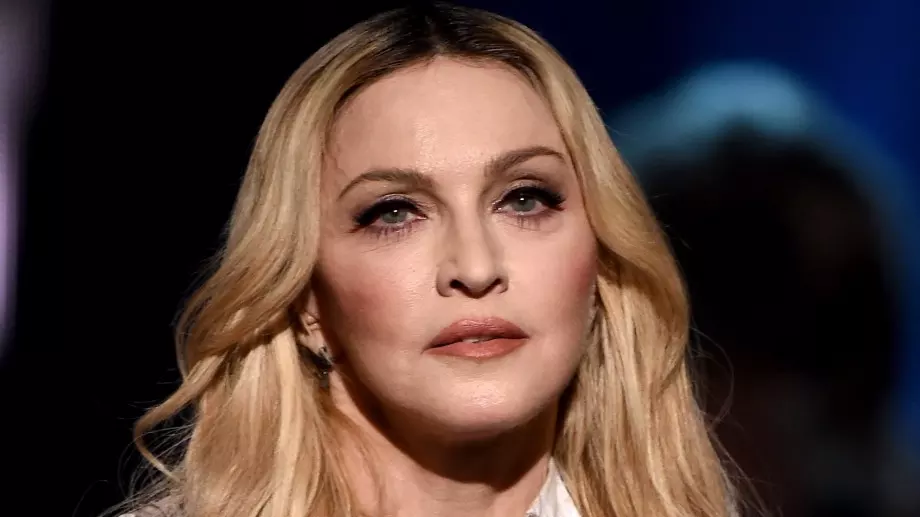 Мадона шокира с вулгарна и гола фотосесия (СНИМКИ)