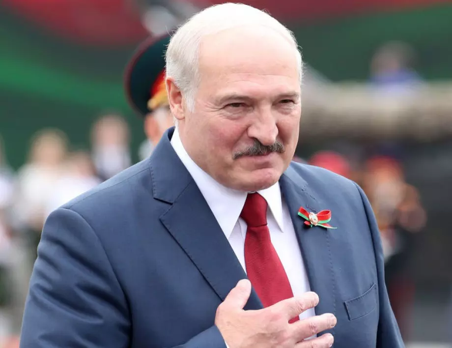 Лукашенко се похвали с първи компютър, произведен в Беларус (ВИДЕО)