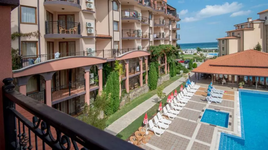 4-звезден коптор шокира туристи в Царево