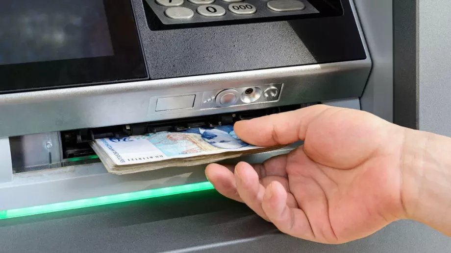 Пресъхват парите, изпращани от емигрантите в България