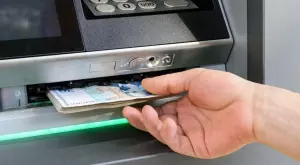 Заплатата само по банка, не на ръка