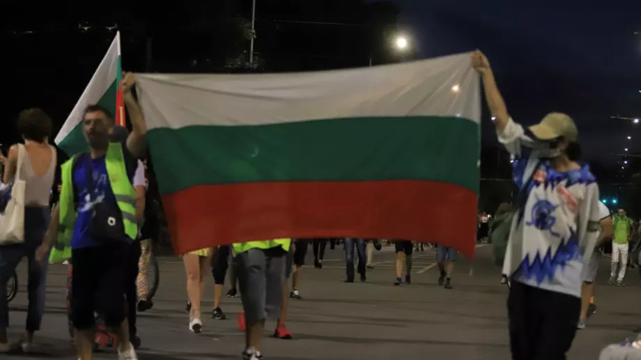 Символична блокада на кръстовище в късните часове организираха протестиращи в Пловдив