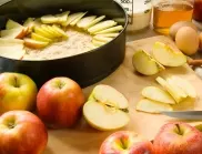  Уникално бухнал ябълков кекс единствено за 10 минути 