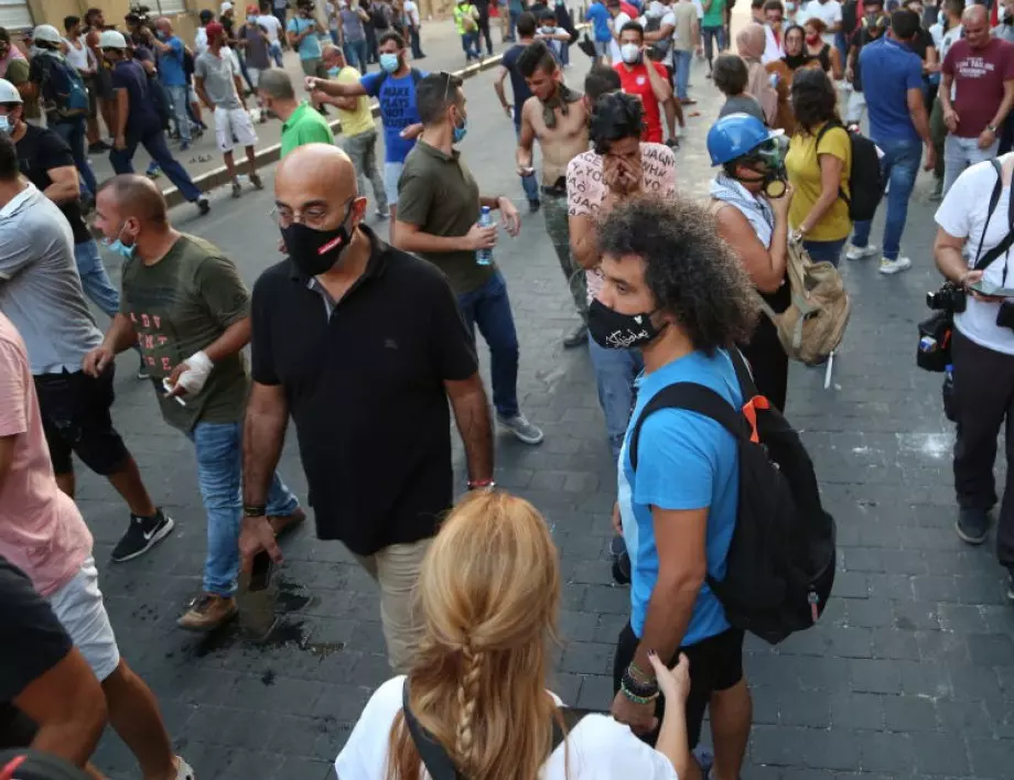 Антиправителствени протести и в Тайланд