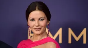 Катрин Зита-Джоунс пристига в Румъния