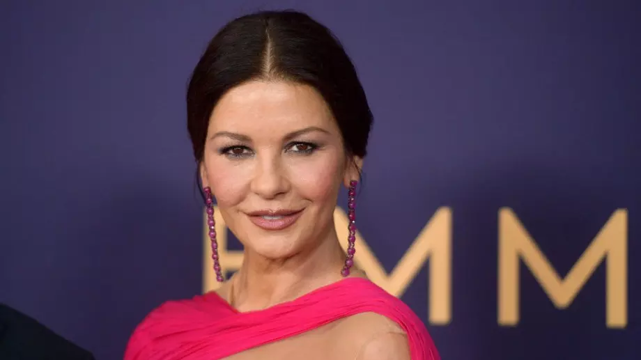 Катрин Зита-Джоунс пристига в Румъния