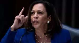 Камала Харис и Vogue заформиха скандал