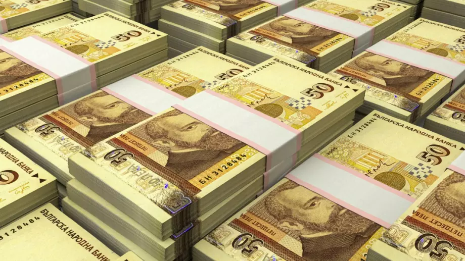 В държавата има пари, въпросът е къде отиват