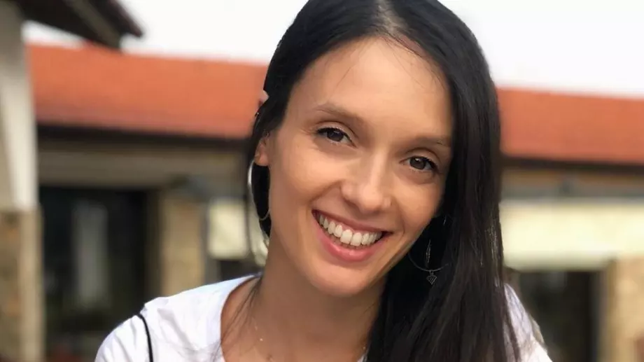 Бременната Луиза Григора с нова гола снимка