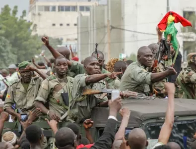 Франция заплаши да изтегли военните си от Мали, ако Бамако прибегне до руски наемници
