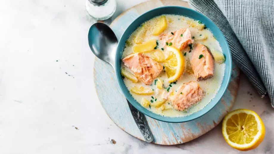 Рибена супа с праз и зеленчуци - така я прави свекърва ми