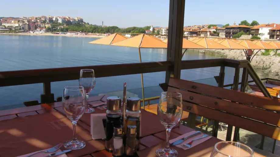 Инспектори по храните тръгват на проверки по туристически обекти