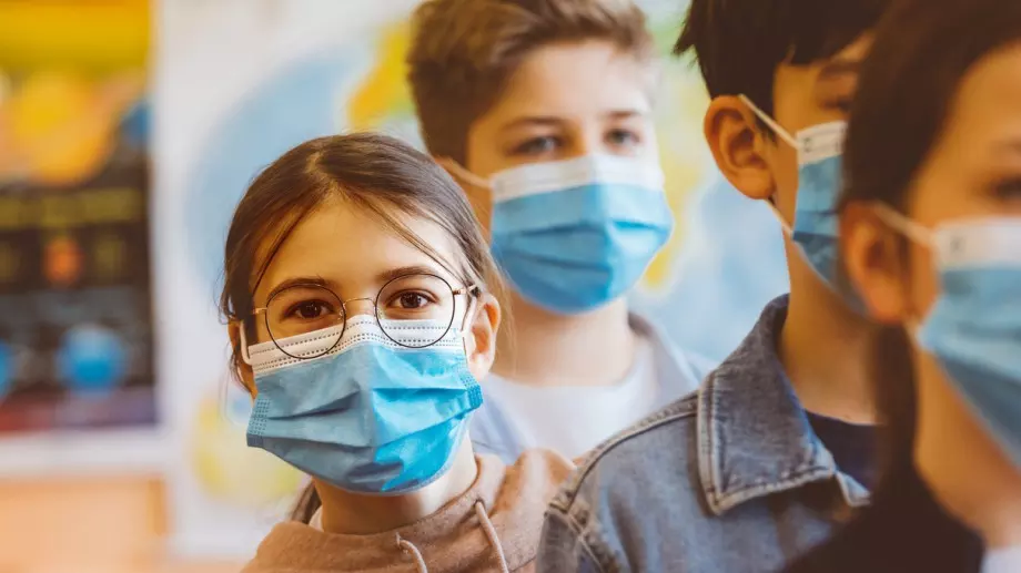 Образователният министър уточни дали в училище ще се носят маски