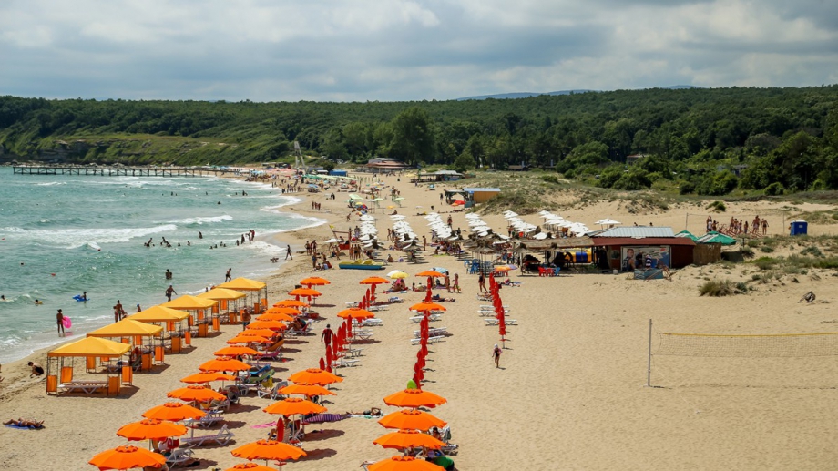 Общо 13 плажа по родното Черноморие ще предлагат безплатни чадъри